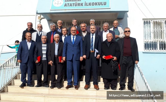 Şambayat İlkokulu Müdürlüğünden Emekli Öğretmenlere Plaket