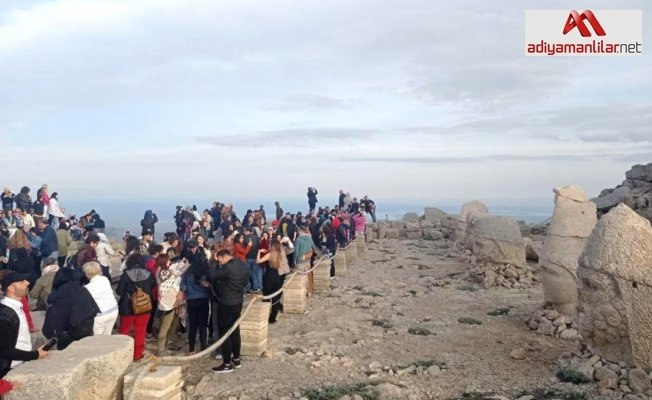 Bayramda Nemrut Dağı’na ziyaretçi akını
