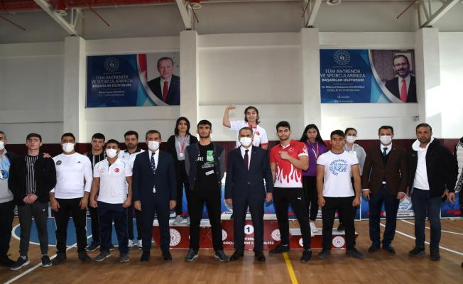 Adıyaman'da Bilek Güreşi yarışmaları sona erdi
