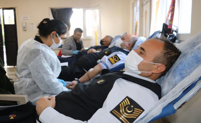 Adıyaman'da jandarma personellerinden Kızılay'a kan desteği