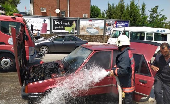 Adıyaman’da seyir halindeki otomobil alev aldı - Videolu Haber 