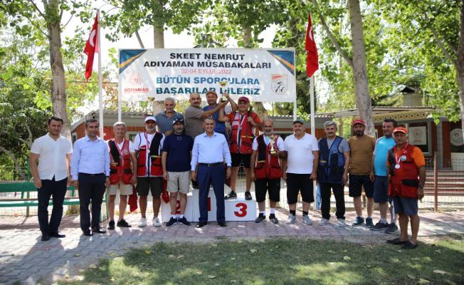 Atıcılık Nemrut Kupası şampiyonları kupa ve madalyalarını aldı