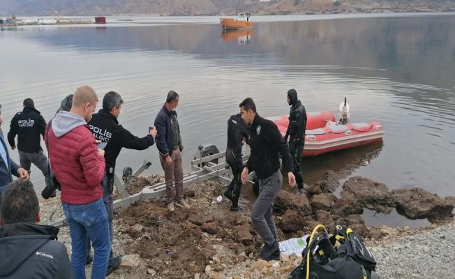 Çelikhan'da yüzen adalarda dalgıç ekipleri incelemede bulundu