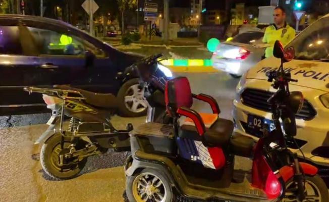 Elektrikli bisikletler çarpıştı: 2 yaralı - Videolu Haber 