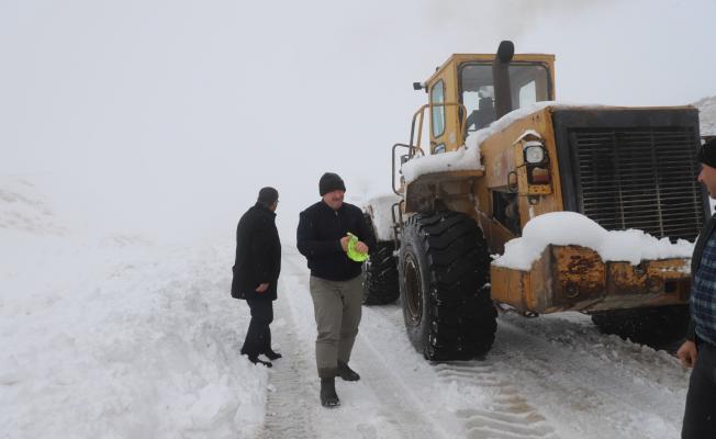 Kahta Belediyesi’nin kar mesaisi devam ediyor