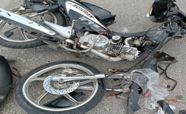 Otomobile çarpışa motosiklet sürücüsü yaralandı