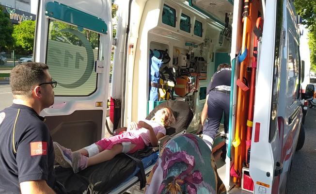 Otomobilin çarptığı bisikletli 2 çocuk yaralandı - Videolu Haber 