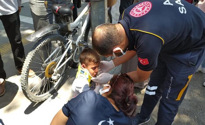 Otomobilin çarptığı küçük çocuk yaralandı - Videolu Haber 