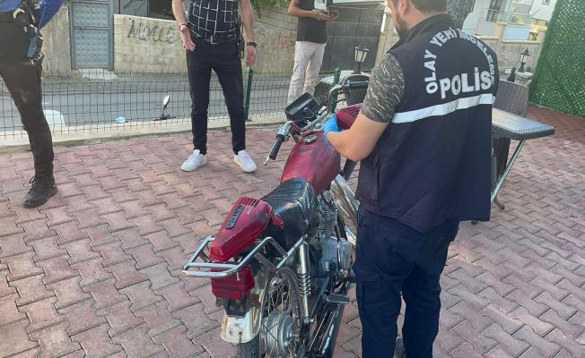 Park halindeki şüpheli motosiklet çalıntı çıktı - Videolu Haber 
