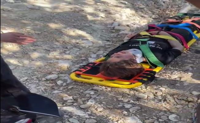 Uçurumdan yuvarlanan genç kız yaralandı - Videolu Haber 